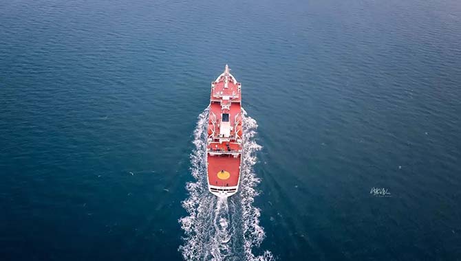 航拍，大连海事大学育鲲轮出海，